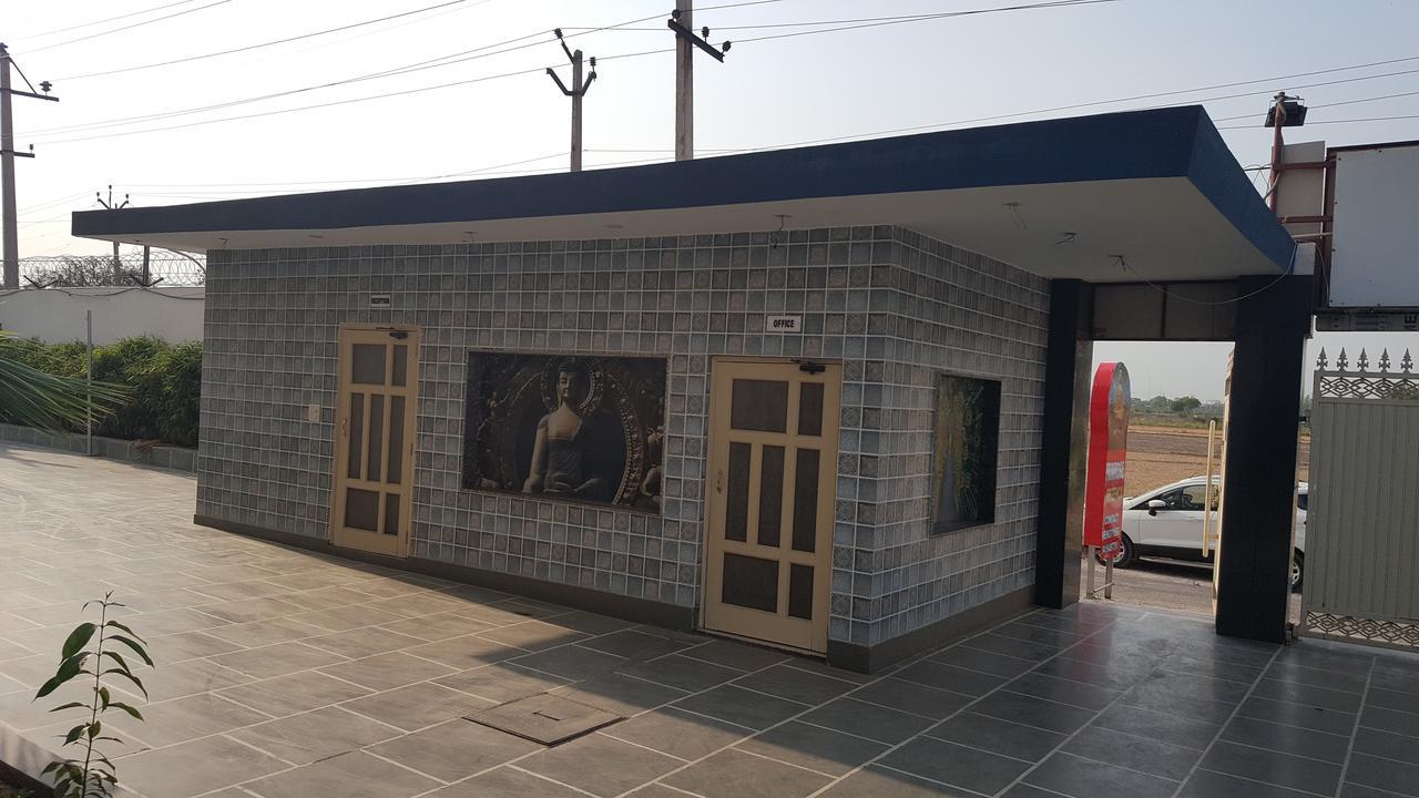 Primrose Hotel And Restaurant Sonipat Ngoại thất bức ảnh